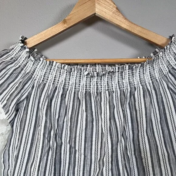 Laundry by Shelli Segal Off-Shoulder Lace Detail Striped Blouse Blue Size M - Picture 3 of 8